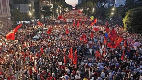 Protesta qytetare arrin ditën e 128-të, kërkojnë dorëheqjen e Ramës