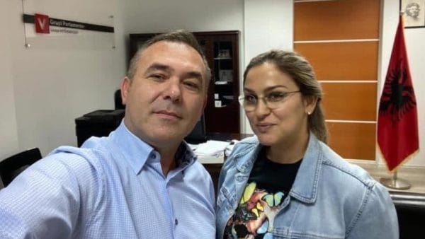 Deputetja Mehmeti-Selimi kërkon hetim për thirrje vrasjeje ndaj bashkëshortit Rexhep…
