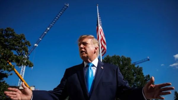 Trump nënshkruan vendimin për zgjerimin e qasjes në naftë pa taksa
