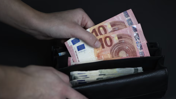 Paga minimale: 18.50 euro më shumë për punëtorin pa tatim