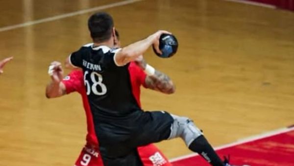 Deçani fiton ndeshjen e hendbollit kundër Llapit në Podujevë
