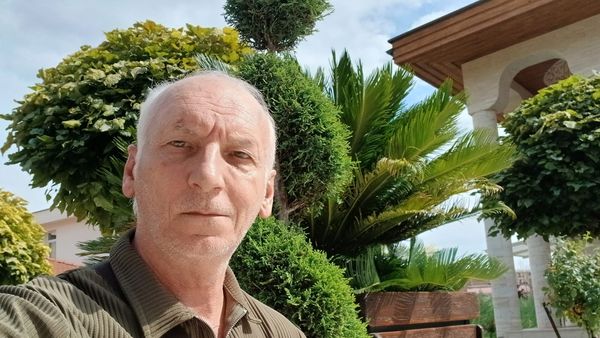 Tetova Sot publikon kolumnë kritikë kundër Vatikanit nga Savash Veliu
