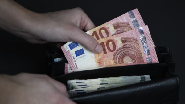 Paga minimale në Kosovë mbetet ende e tatuar për punëtorët