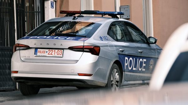Gara të paligjshme në Pejë: Dy shoferë ndëshkohen nga Policia