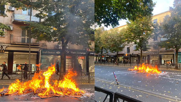 Studentët protestojnë para Ministrisë së Arsimit, ndezin zjarr dhe përplasin me policinë