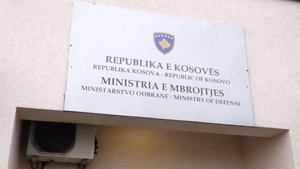 Ministria e Mbrojtjes ndan mbi gjysmë milioni euro për karburant në FSK
