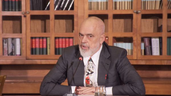 Mungesa e reflektimit nga Rama rrezikon thellimin e krizës politike