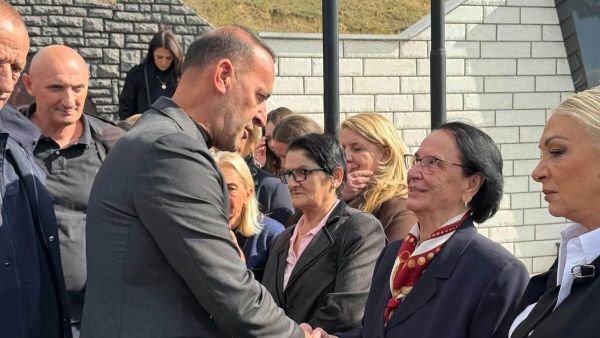 Haradinaj: Adrian Krasniqi mbetet luan i pathyer i UÇK-së