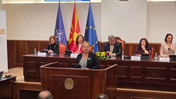 Janevska: Numër rekord prej mbi 1.800 asistentëve arsimorë