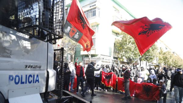 Pezullohen dy efektivë policie pas pamjeve të dhunës në protestë
