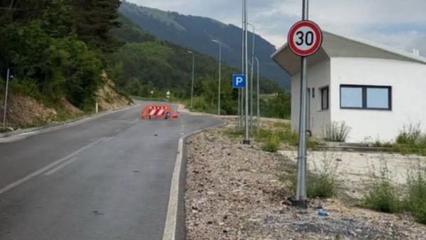 Humb jetën një person në Prevallë gjatë shëtitjes me familjarë