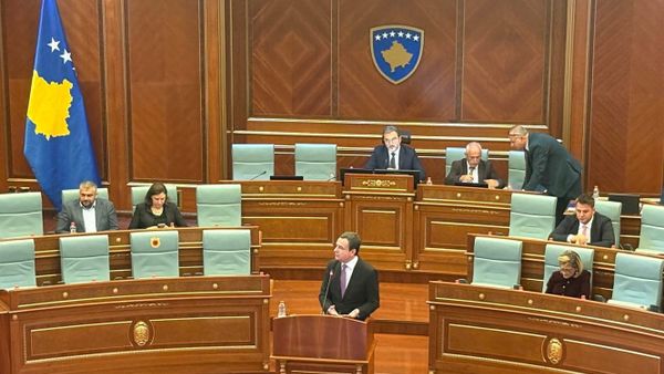 Kurti: 15 zyrtarë serbë ankuan transferimet në ministri