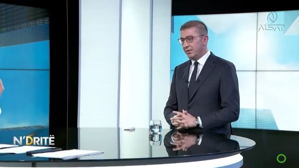 Mickoski: Qeveria e mëparshme i bëri ndryshimet kushtetuese kriter për anëtarësimin në…