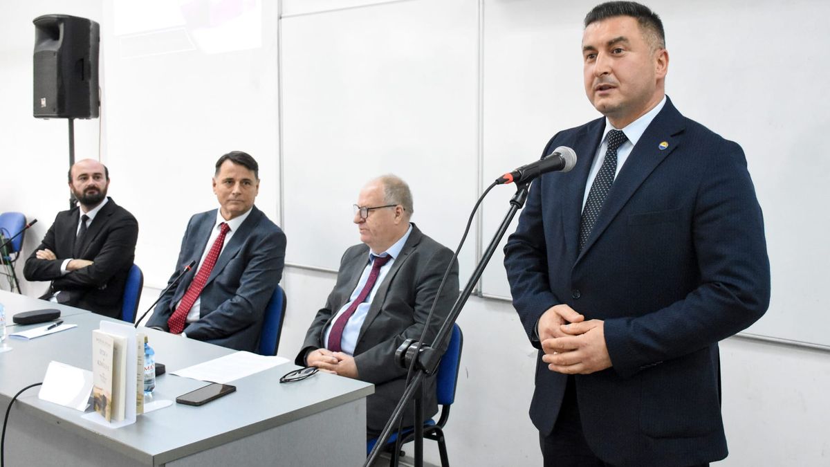 Çfarë libri promovoi Bajram Kosumi në Universitetin e Tetovës?
