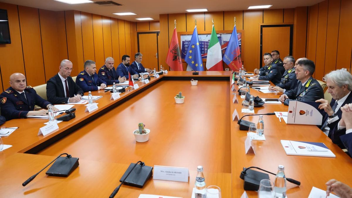 Si funksionon fushata ajrore 2026 kundër drogës e policisë me Guardia di Finanza?