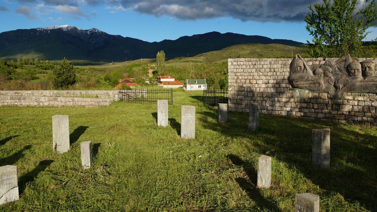 Përmendorja e dëshmorëve të Borovës · Albinfo