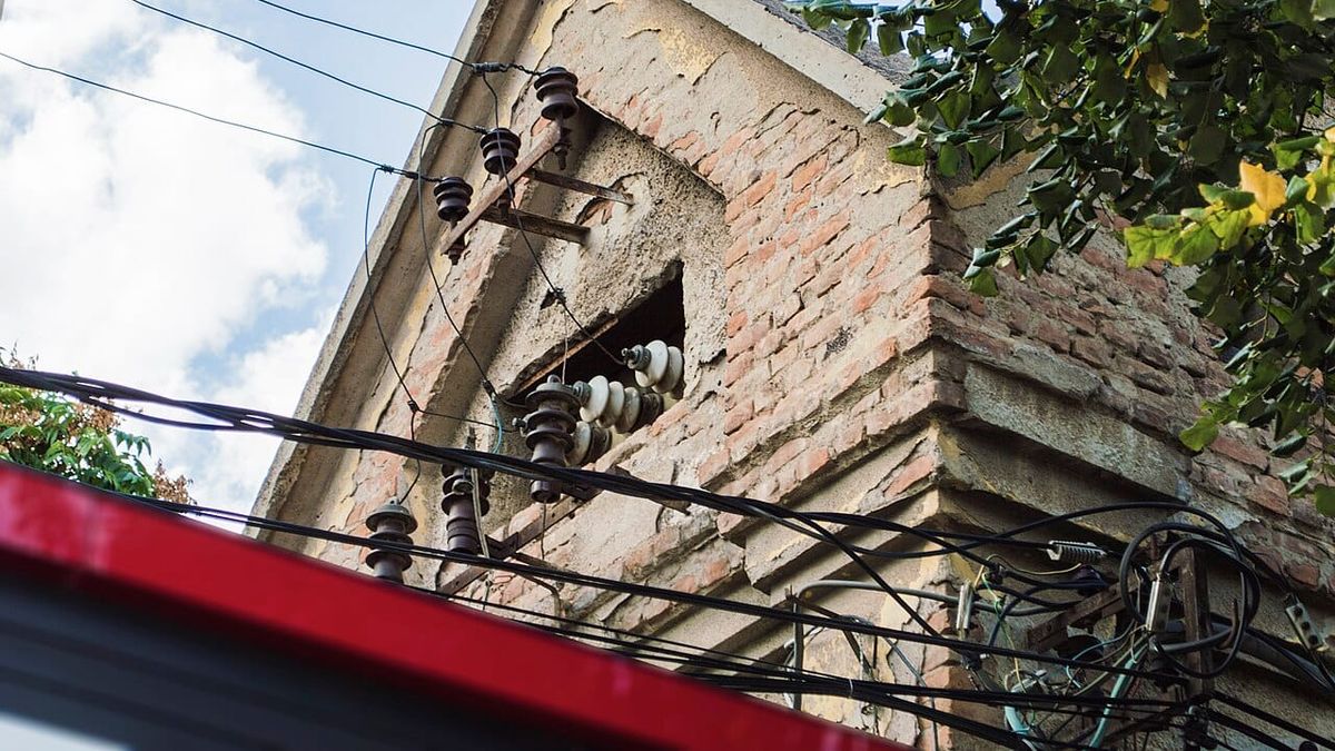 KEDS njofton ndërprerje të energjisë elektrike në disa qytete