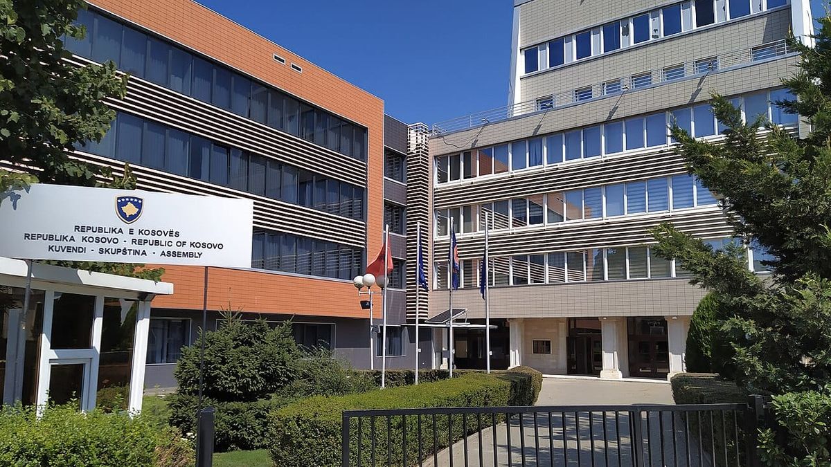 Pse u ndaluan deputetët e VLEN në kufirin e Shqipërisë?