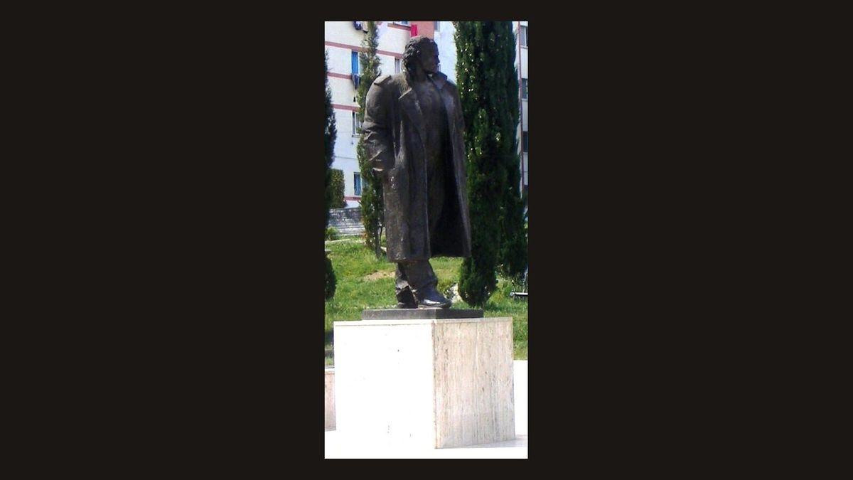 Çfarë nënkupton përdorimi i arkivolit në protestë?