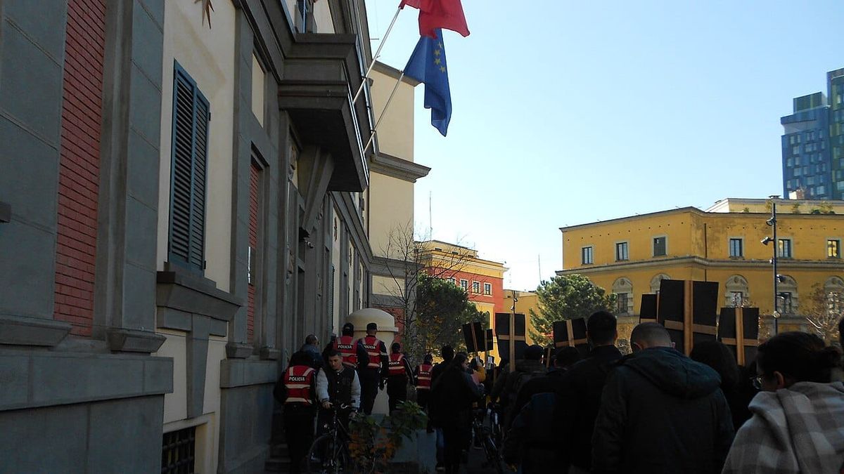 Pse marshojnë sërish protestuesit në Tiranë?