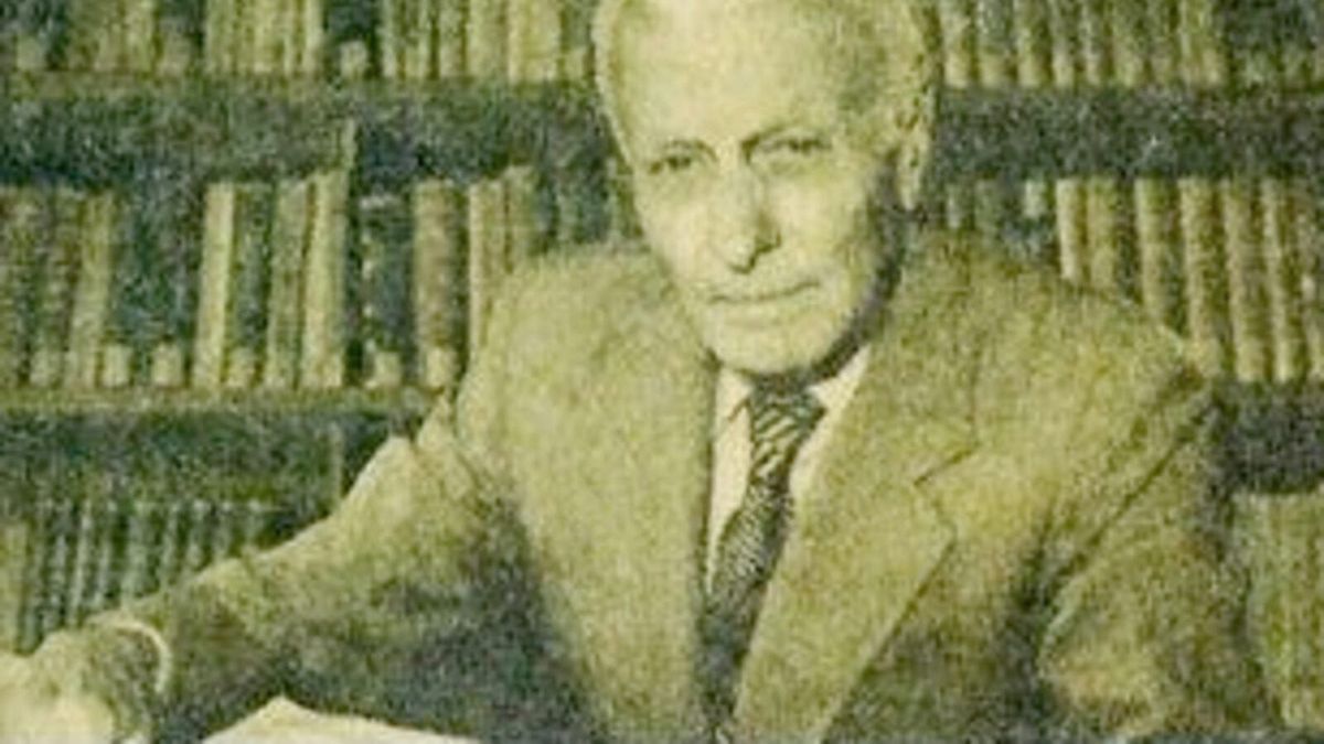 Vedat Kokona në pullën postare të vitit 2013