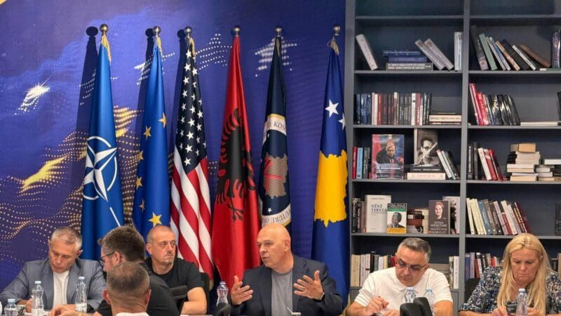 Aleanca mbledh Kryesisin dhe mbaj konferencë për media