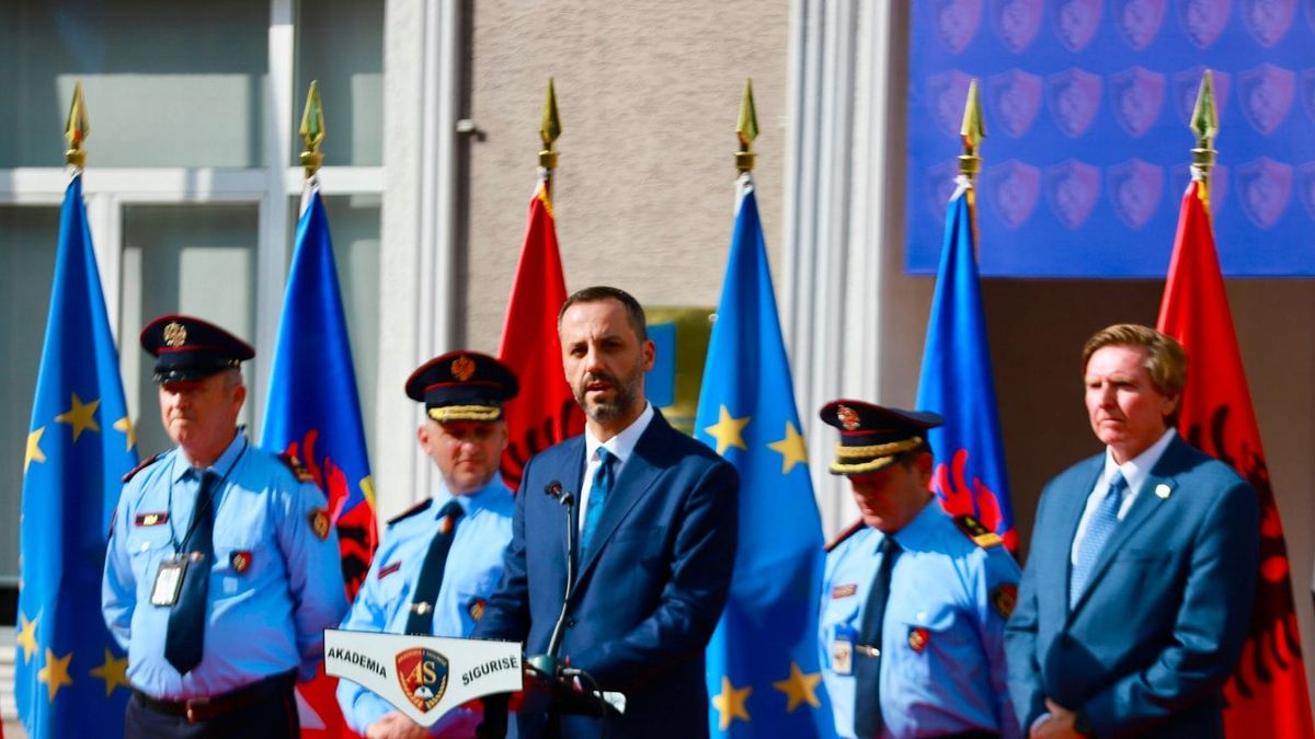 Policisë së Shtetit i shtohen 389 efektivë të rinj, Lamallari: Uniforma sjell përgjegjësi
