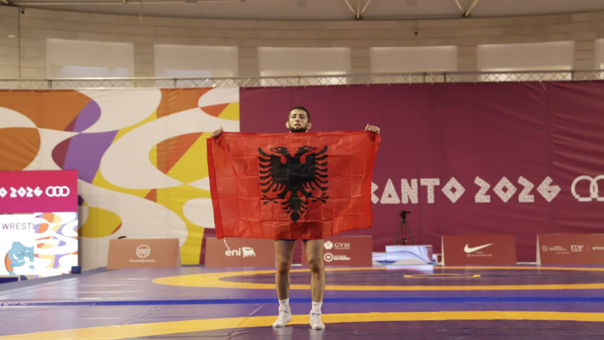 Dudaev i jep Shqipërisë medaljen e parë të artë në Taranto 2026