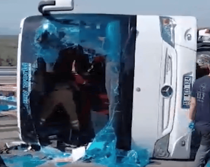 Aksident tragjik në Turqi: 11 të vdekur dhe 27 të plagosur pas përplasjes