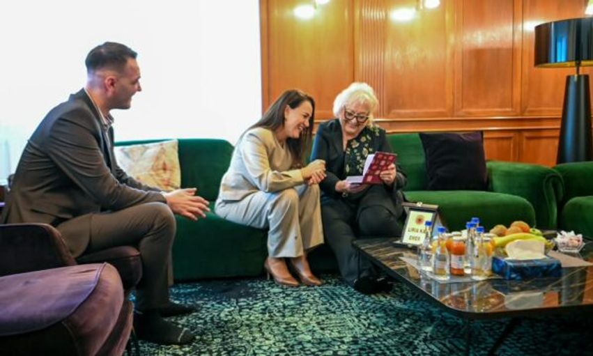Presidentja takon familjet e ish-krerëve të UÇK-së në Hagë