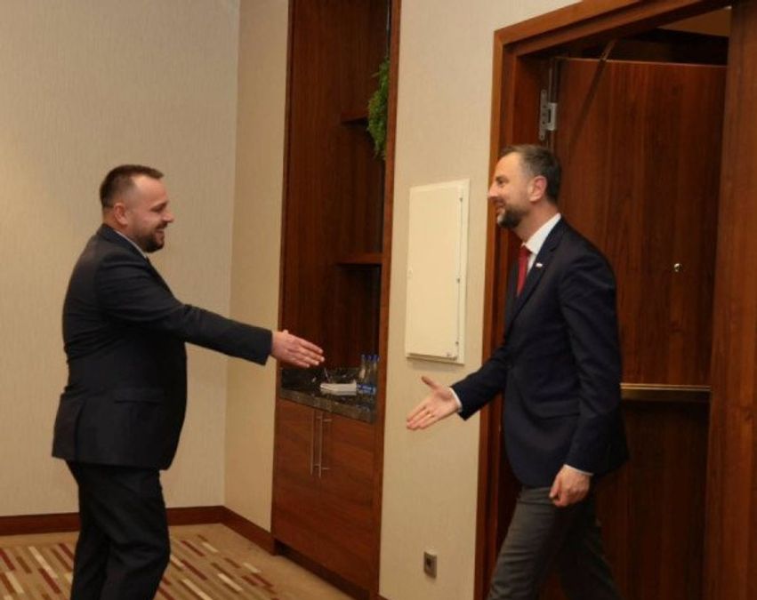 Ministri Maqedonci takon homologun polak për bashkëpunim mbrojtjeje