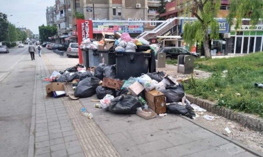 Lagjet e Prishtinës mbushen me mbeturina