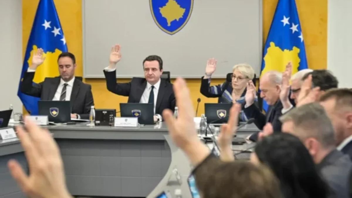 Qeveria planifikon dyqind ligje në tri vitet e ardhshme