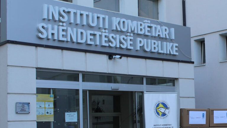 203 raste të konfirmuara me fruth në Kosovë