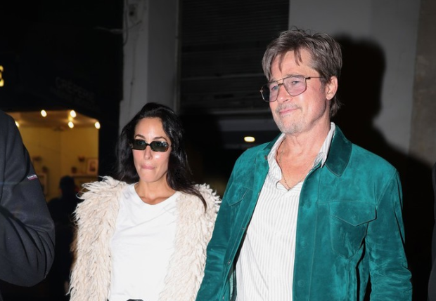 Brad Pitt dhe Ines de Ramon fotografohen për dore gjatë një natë në Paris