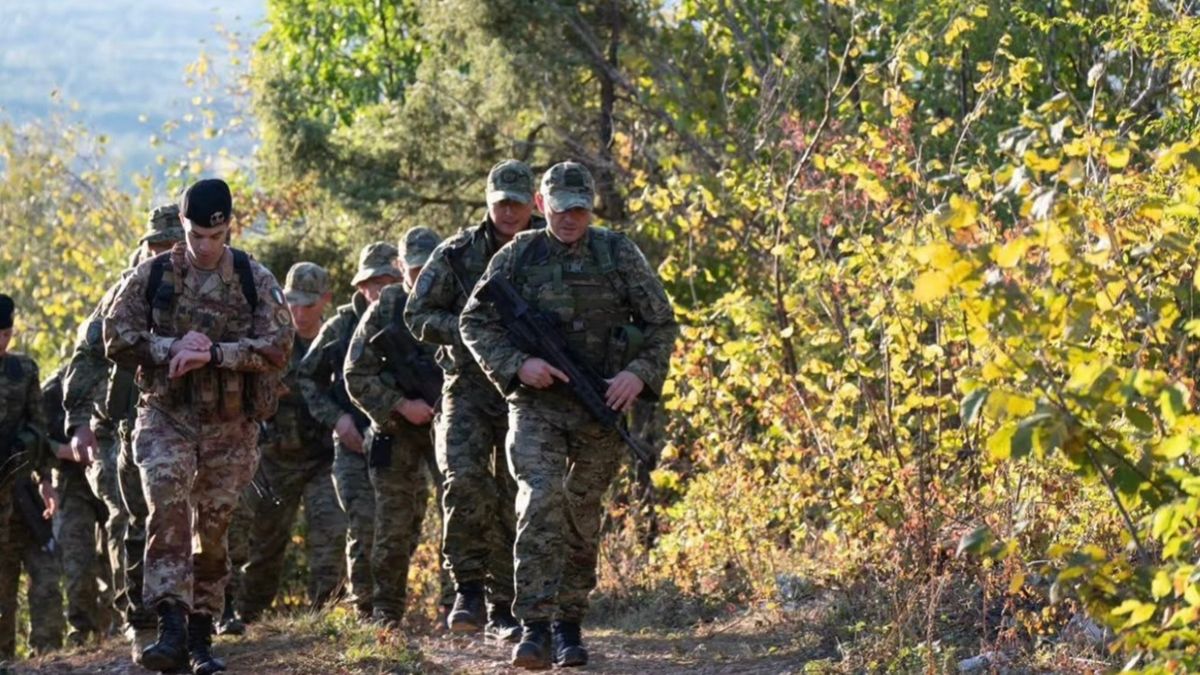 KFOR-i zhvillon marshime malore në Kosovë për gatishmëri