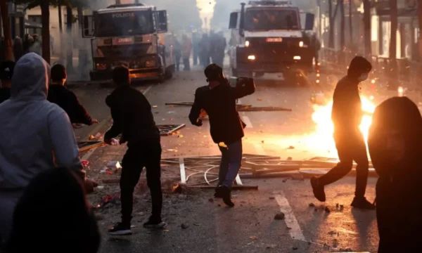 Bilanci i protestës në Tiranë: 27 të lënduar kërkojnë ndihmë mjekësore