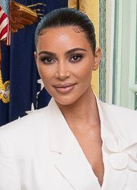 Kim Kardashian ndan imazhe të reja në rrjetet sociale