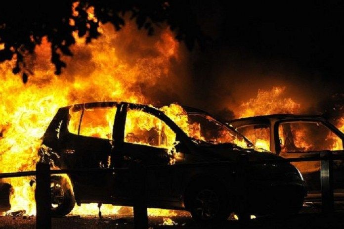 Tre vetura digjohen në Shkup, pa persona të lënduar