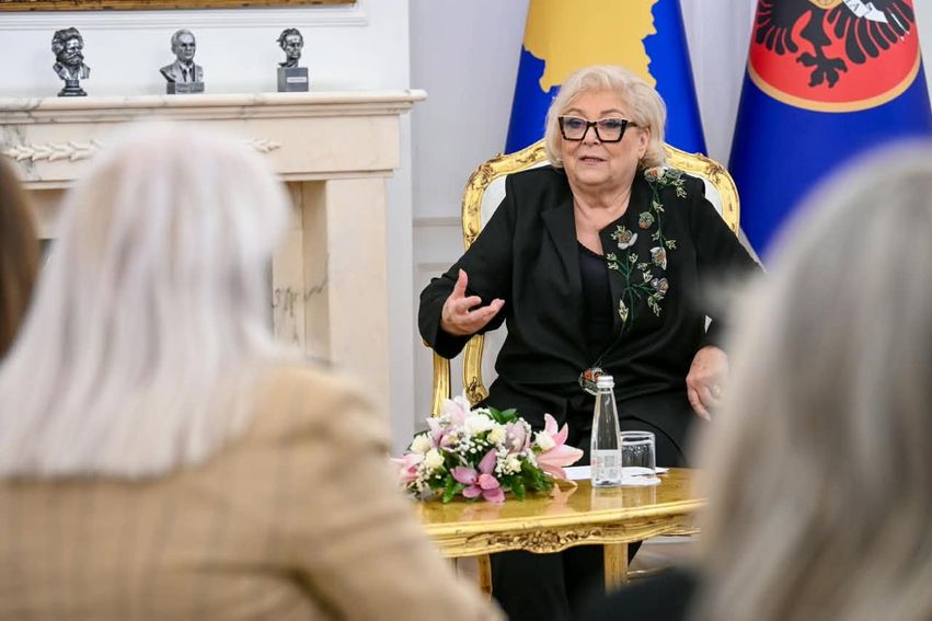 Presidentja Shiroka-Pula takon përfaqësueset e strehimoreve