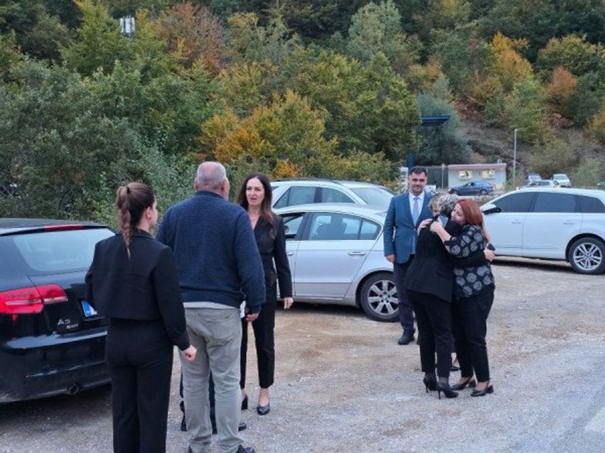 Sinani takon në Depcë delegacionin e Kosovës pas ndalimit në kufi