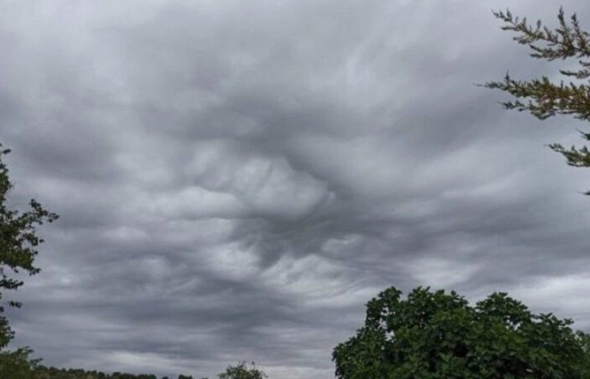 Moti në vend: Vranësira, reshje shiu dhe temperatura deri në 12°C