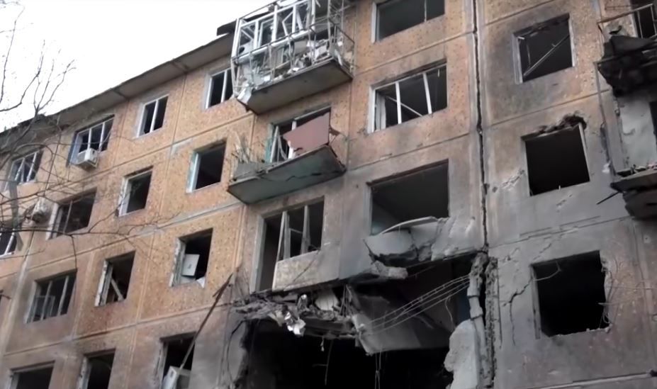 Sulm masiv ajror rus në Zaporizhzhia lë pas dhjetëra viktima dhe dëme
