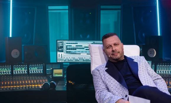 Debati rreth videove intime të kompozitorit Adi Hila