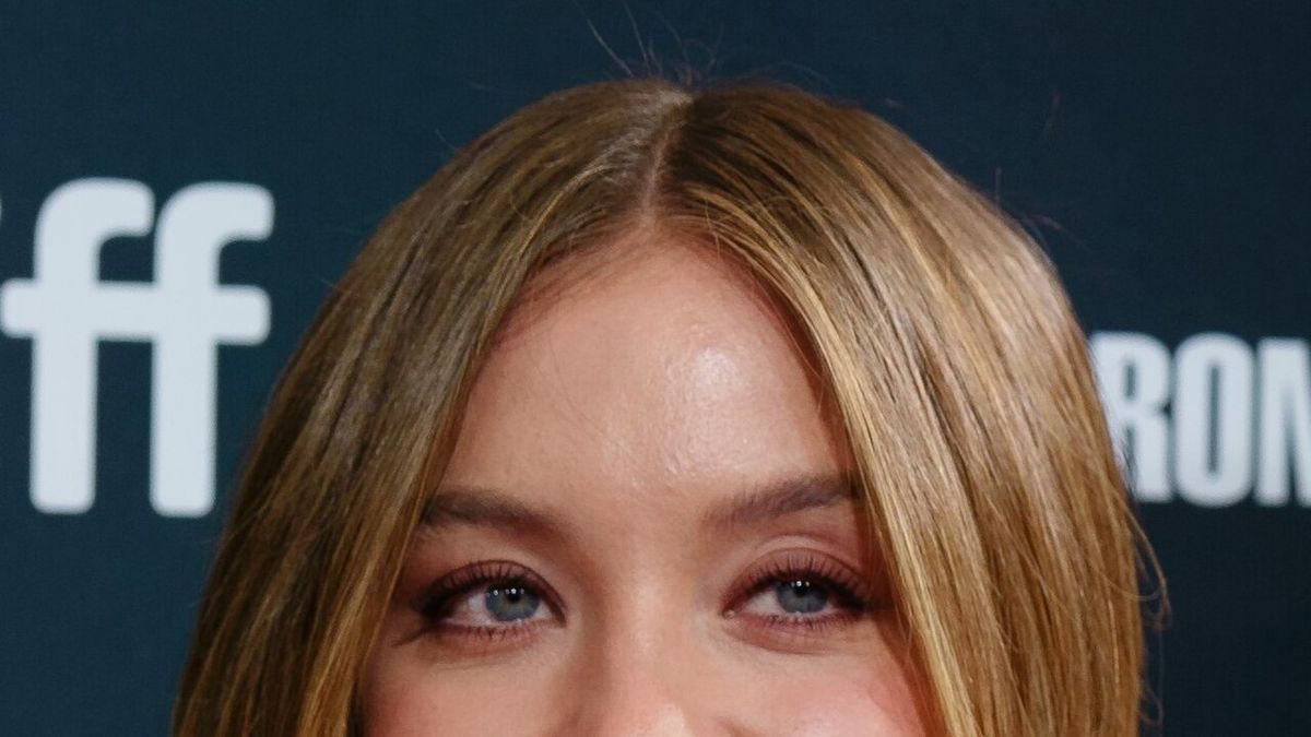 Sydney Sweeney përdor paruke brune në Los Angeles