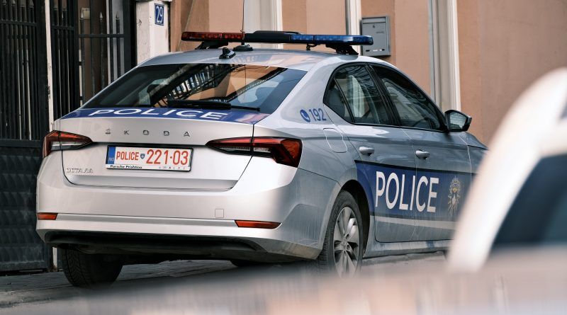 Gara të paligjshme në Pejë: Dy shoferë ndëshkohen nga Policia
