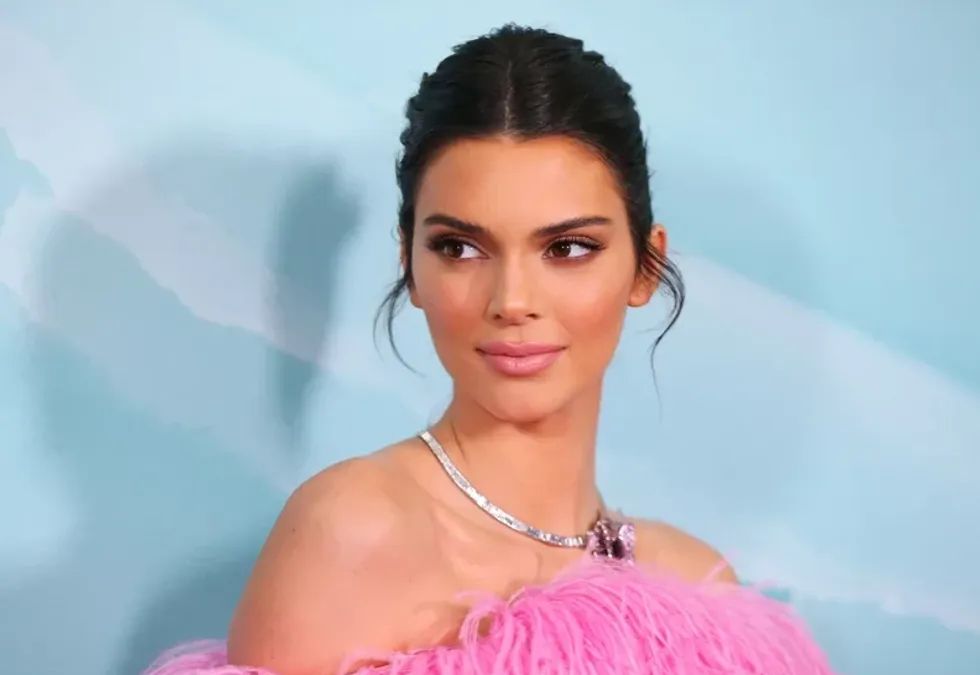 Kendall Jenner reagon ndaj spekulimeve rreth orientimit të saj