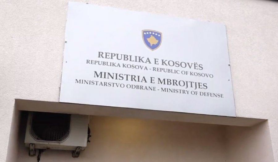 Ministria e Mbrojtjes ndan mbi gjysmë milioni euro për karburant në FSK