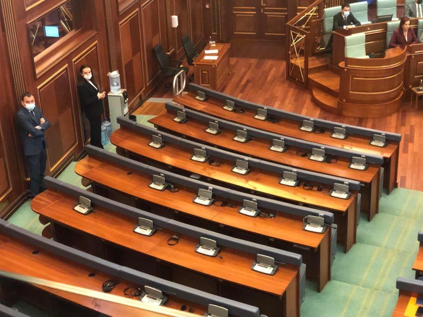 PDK-ja dhe LDK-ja braktisin seancën e Kuvendit