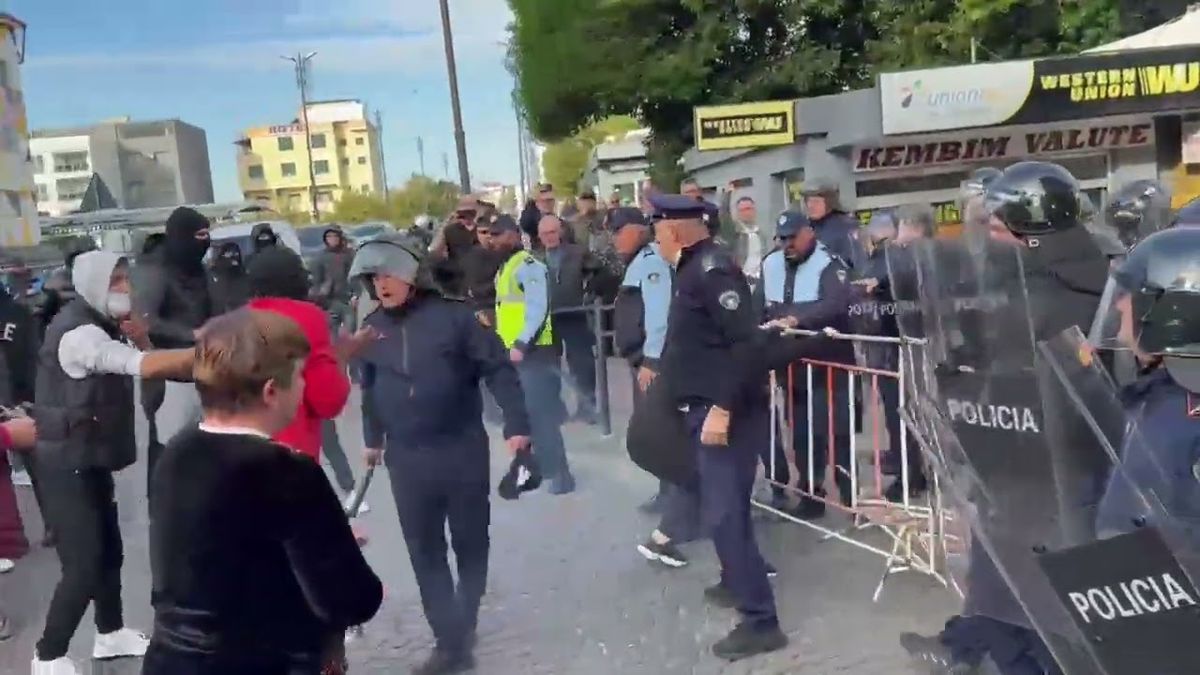 Protesta e nxënësve përhapet në Lezhë, Fier dhe Kamëz